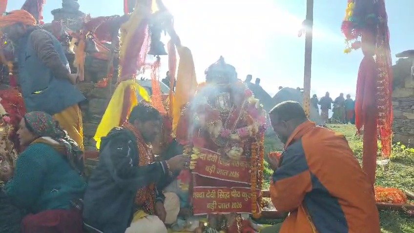 वेदनी में डोलियों की पूजा